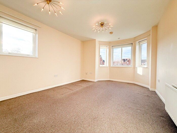 2 Bedroom Flat To Rent In Gogarloch Road, Edinburgh, EH12