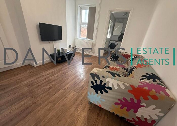3 Bedroom Terraced House To Rent In Western Road, Leicester, LE3