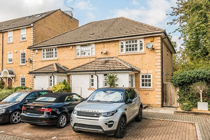 2 Bedroom Terraced House To Rent In Bedser Close, Oval, SE11