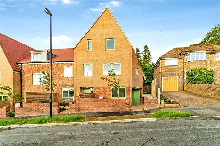 4 Bedroom End Of Terrace House For Sale In North Down, South Croydon, CR2