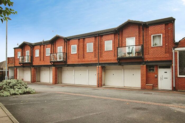 1 Bedroom Flat For Sale In Dene House Court, Leeds, West Yorkshire, LS2