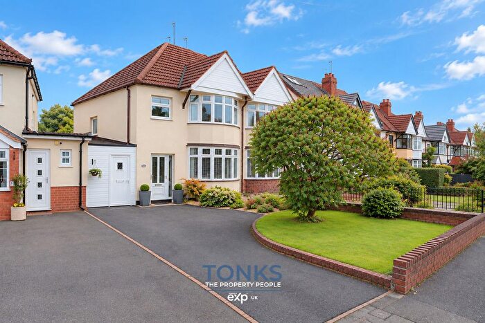 3 Bedroom Semi-Detached House For Sale In Oak Tree Crescent, Halesowen, B62