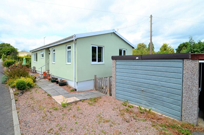 2 Bedroom Park Home For Sale In Six Acre, Pathfinder Village, Exeter, EX6