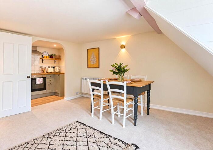 2 Bedroom Flat For Sale In Bath Street, Frome, BA11