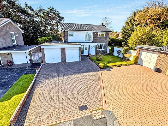 4 Bedroom Detached House For Sale In Church Close, Peterlee, SR8