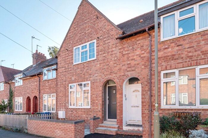 3 Bedroom Terraced House For Sale In Kings Road, Banbury, Oxfordshire, OX16