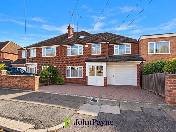 5 Bedroom Semi-Detached House For Sale In The Hiron, Cheylesmore, Coventry, CV3