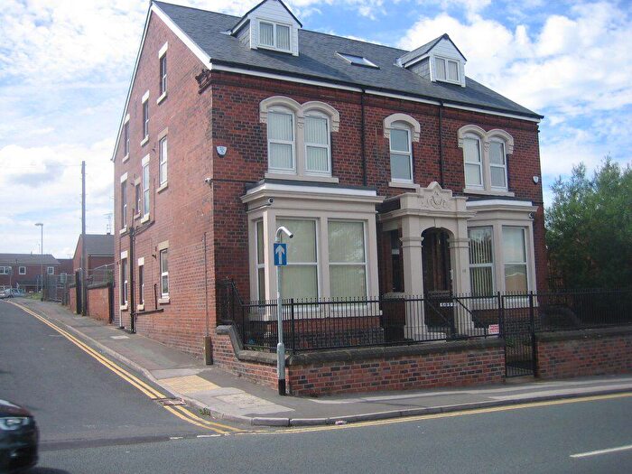 2 Bedroom Flat To Rent In Flat, Aubrey Court, Domestic Street, LS11