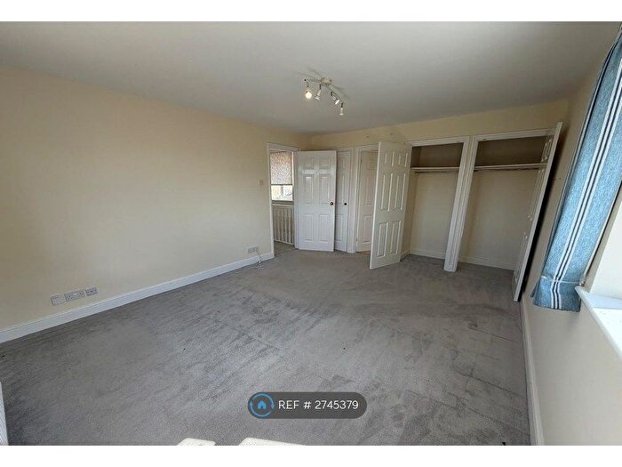 4 Bedroom Semi-Detached House To Rent In High St, Cranbrook, TN18
