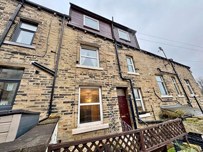 2 Bedroom Terraced House To Rent In Cleveland Avenue, Siddal, HX3