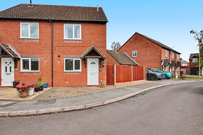 2 Bedroom Semi-Detached House For Sale In Chase Farm Close, Waltham Chase, SO32