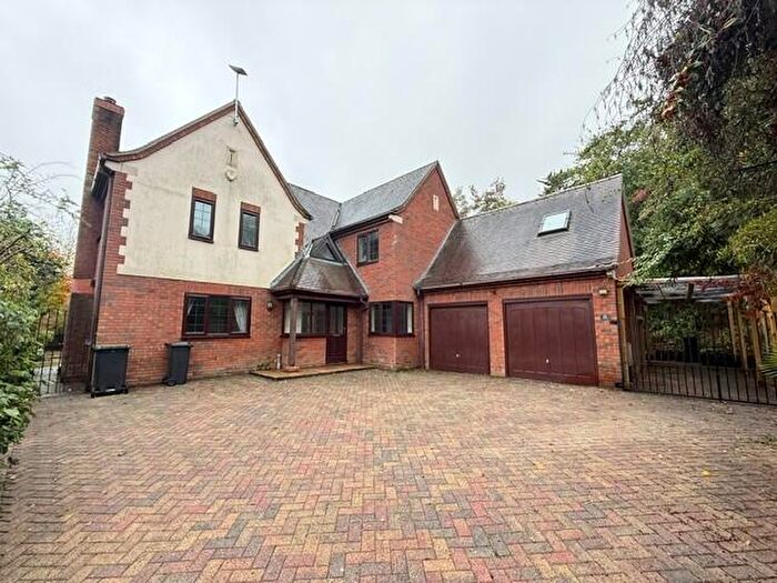4 Bedroom House To Rent In Castlemews, BH24