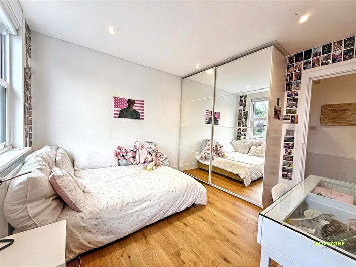 3 Bedroom Detached House For Sale In Salisbury Road, Bromley, BR2