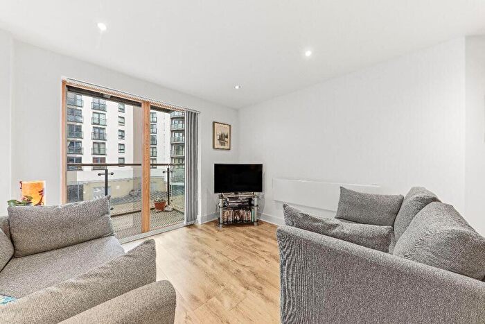 2 Bedroom Apartment For Sale In Chadwick Street, Leeds, West Yorkshire, LS10