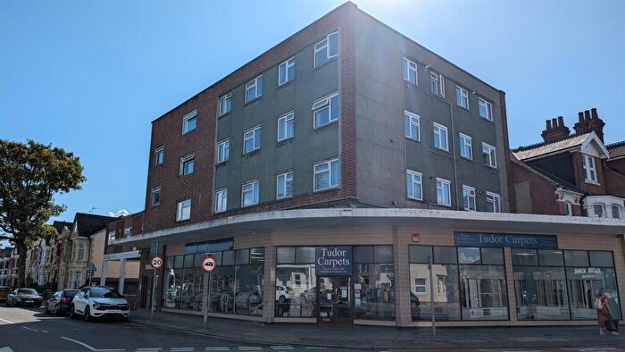 1 Bedroom Flat To Rent In Kirby Road, Portsmouth, Opa, PO2