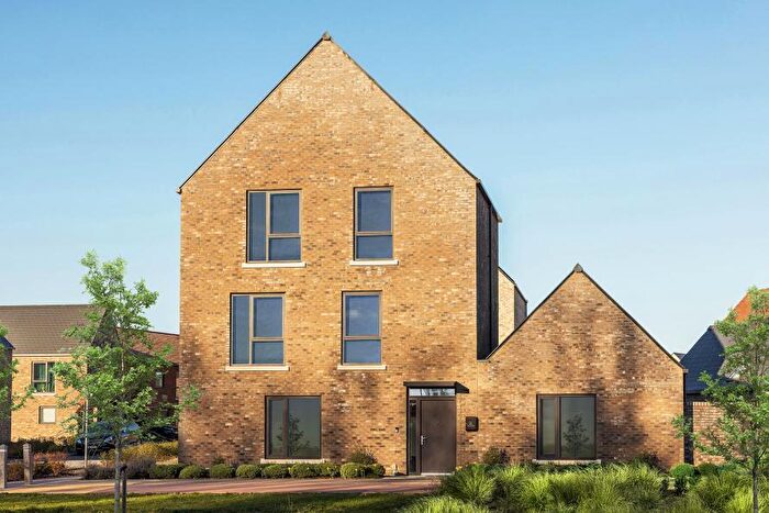 4 Bedroom Semi-Detached House For Sale In Newmarket Road, Cambridge, CB5