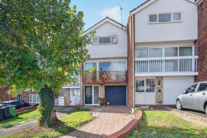 4 Bedroom Terraced House For Sale In Bideford Green, Leighton Buzzard, LU7