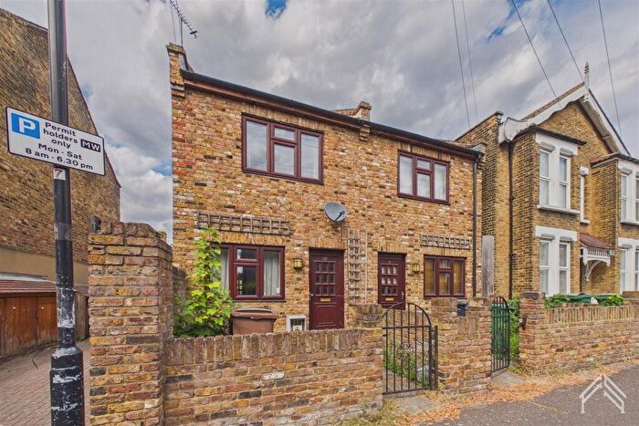 2 Bedroom House For Sale In Mansfield Road, Walthamstow | London, E17