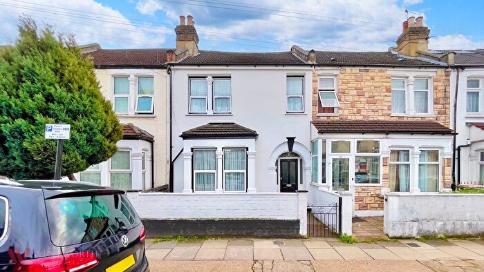 3 Bedroom Terraced House For Sale In Glenparke Road, Forest Gate, E7