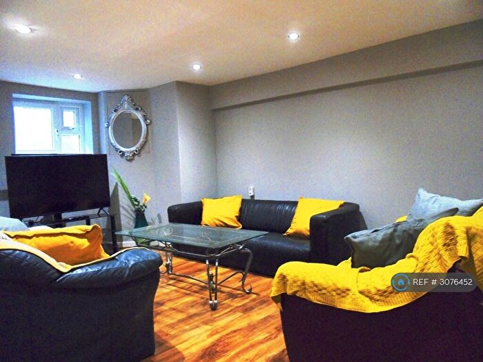 9 Bedroom Terraced House To Rent In Mauldeth Road, Manchester, M20