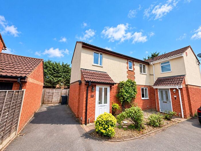 2 Bedroom Semi-detached House To Rent In Redlake Drive, Taunton, TA1