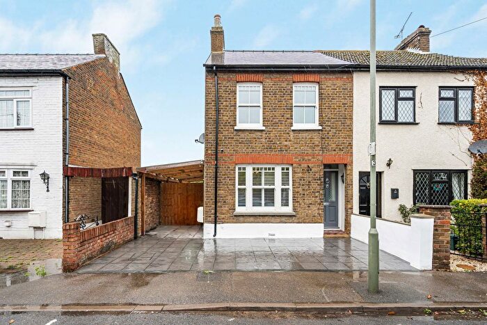 3 Bedroom Semi-Detached House For Sale In Chattern Hill, Ashford, Surrey, TW15
