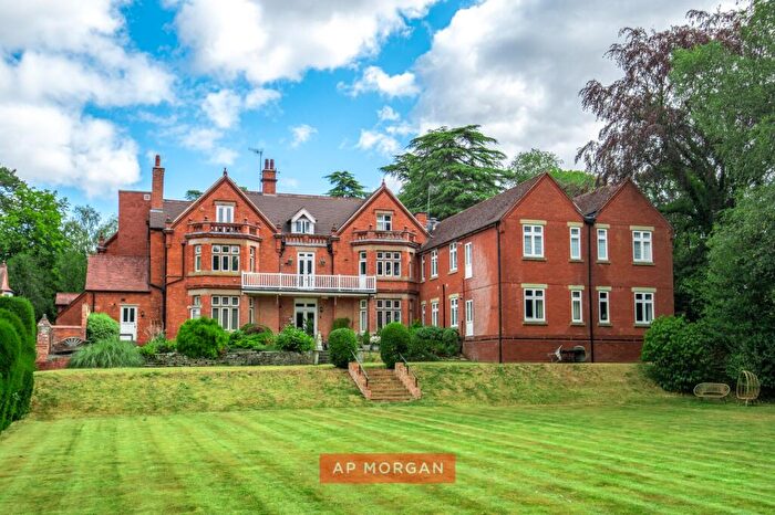 2 Bedroom Apartment For Sale In Brookhouse Road, Barnt Green, Birmingham, Worcestershire, B45