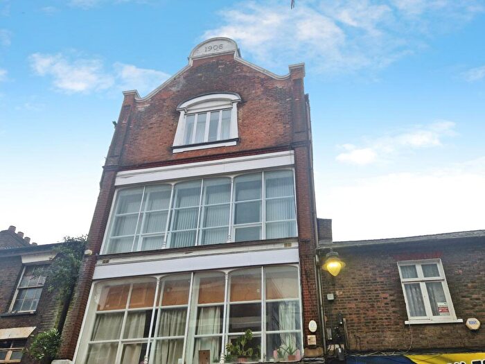 2 Bedroom Flat To Rent In Wellington Street, Town Centre, Luton, LU1