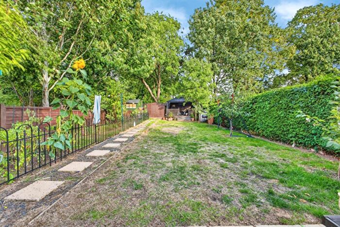 3 Bedroom Terraced House For Sale In Farmclose Road, Wootton, Northampton, NN4