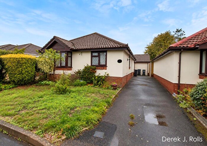 2 Bedroom Detached Bungalow For Sale In Hendford Gardens, Bournemouth, BH10