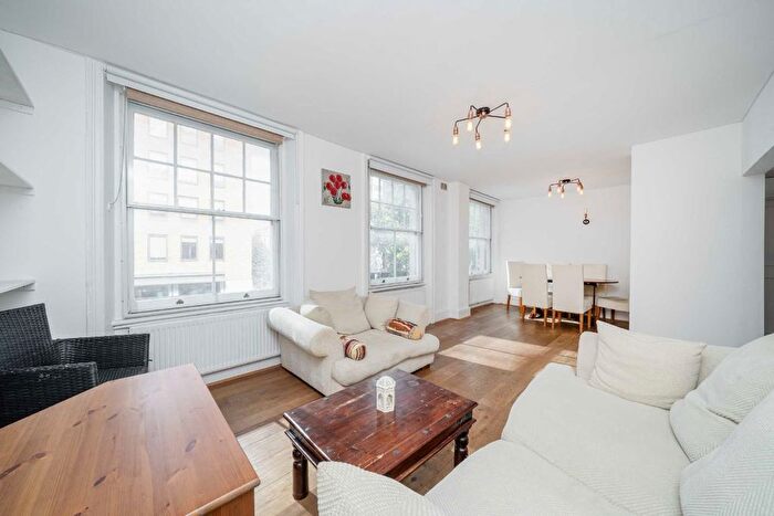 3 Bedroom Flat To Rent In Lamb's Conduit Passage, Lamb's Conduit Passage, WC1R