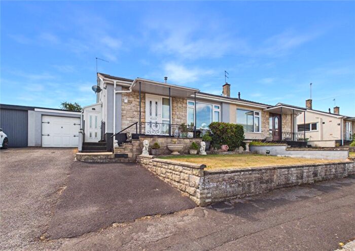 4 Bedroom Bungalow For Sale In Somer Avenue, Midsomer Norton, Radstock, Somerset, BA3
