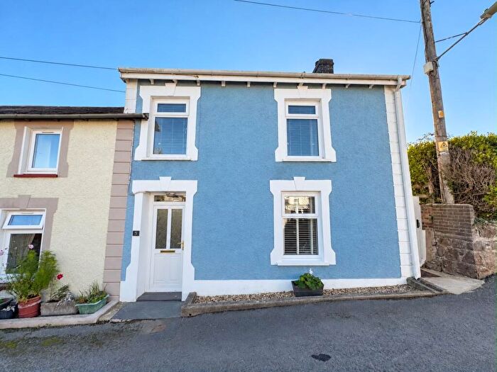 3 Bedroom Semi-Detached House For Sale In Field Place, New Quay, SA45