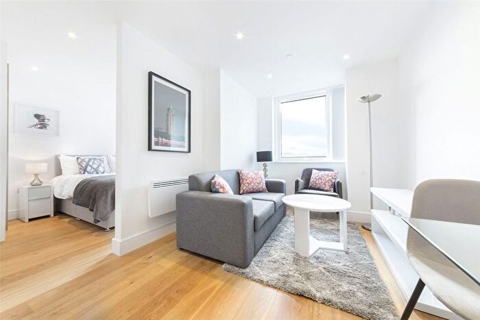 Studio To Rent In Skyline, Slough, Berkshire, SL1