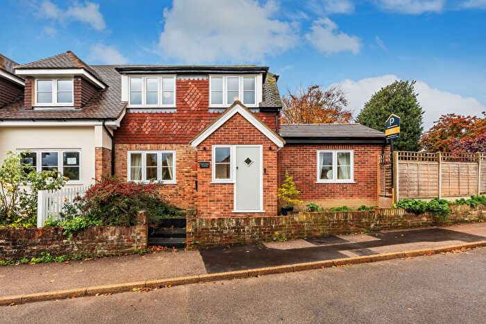 3 Bedroom Semi-Detached House For Sale In Orchard Way, Kemsing, Sevenoaks, Kent, TN15