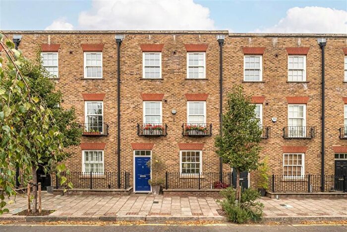 4 Bedroom Property For Sale In Monkton Street, Kennington, SE11