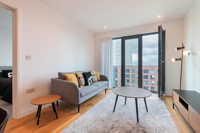 1 Bedroom Apartment To Rent In The Axium, Windmill Street, Birmingham, B1