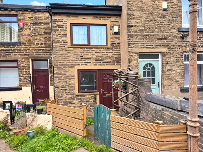 2 Bedroom Terraced House For Sale In Myers Lane, Bradford, BD2