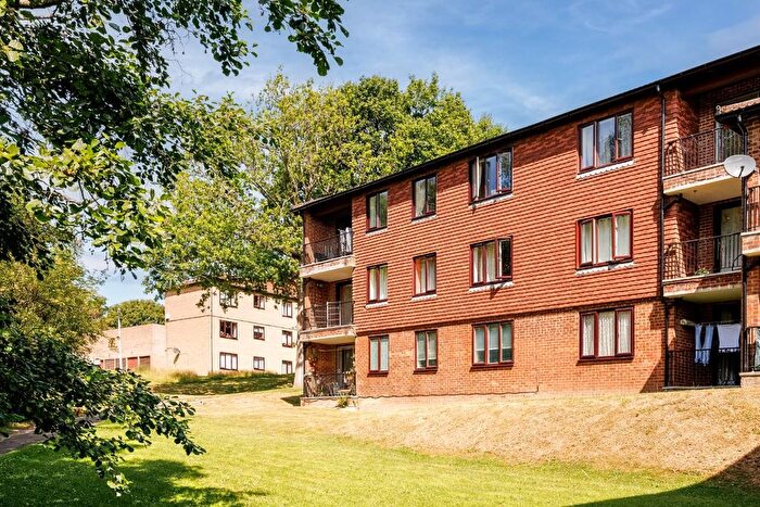 3 Bedroom Flat For Sale In Hilders Farm Close, Crowborough, TN6
