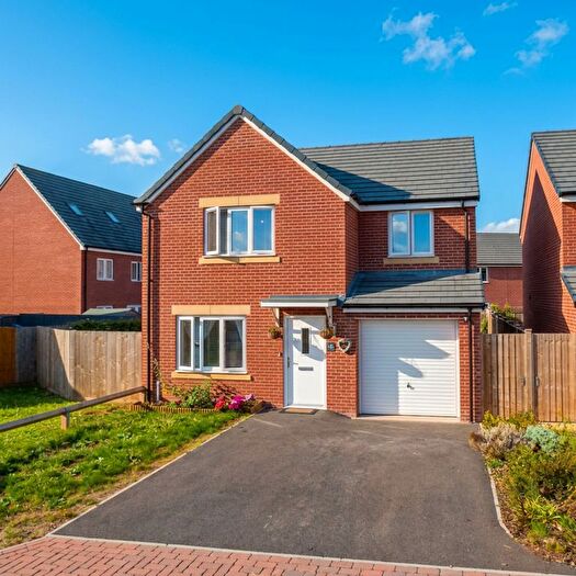 4 Bedroom Detached House For Sale In Hatfield Drive, Bridgwater, TA6
