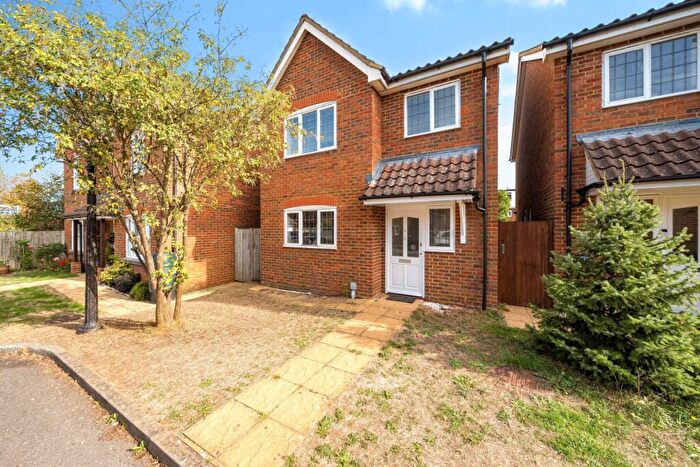 3 Bedroom Detached House To Rent In Langford Close St. Albans, AL4
