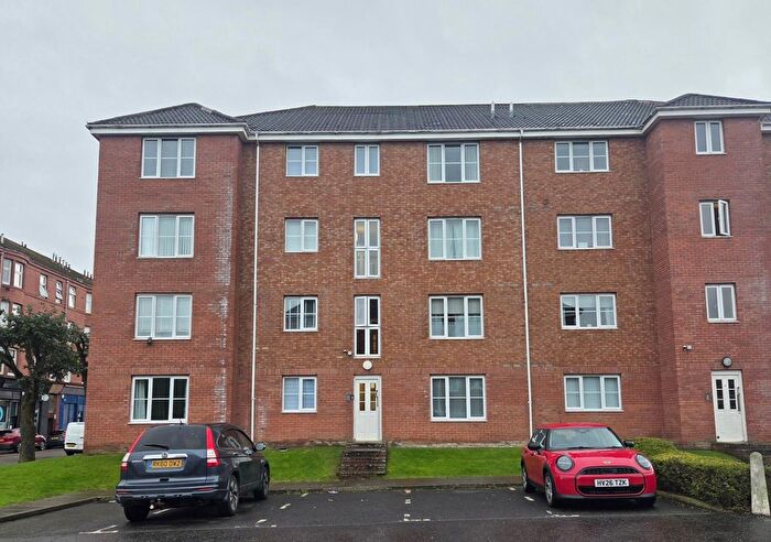 2 Bedroom Flat To Rent In Tullis Gardens, Glasgow, G40