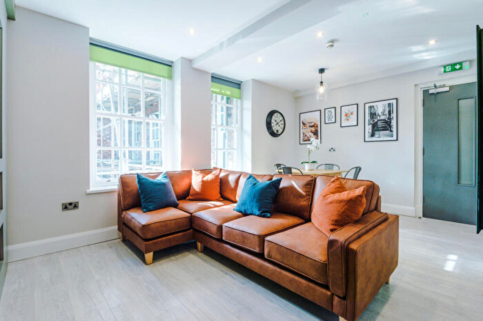 7 Bedroom Flat To Rent In Jesmond View, Newcastle, NE2