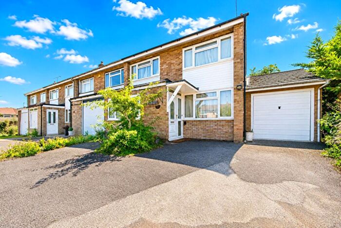 3 Bedroom Semi-Detached House For Sale In Warnford Road, Tilehurst, Reading, Berkshire, RG30