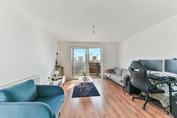 1 Bedroom Apartment To Rent In Abbeville Apartments, Barking Barking, IG11