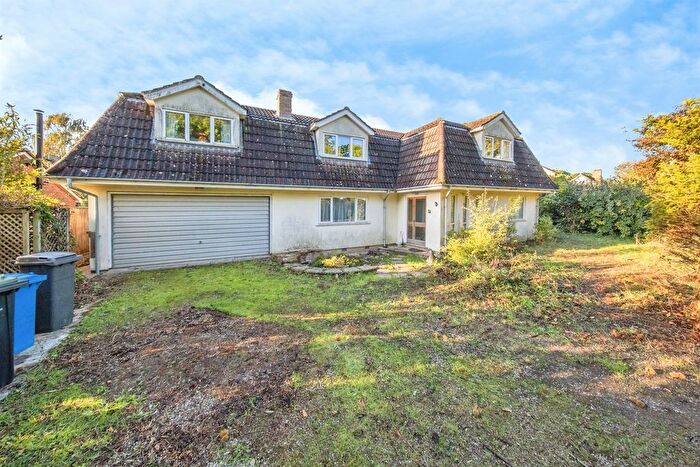 6 Bedroom Detached House For Sale In High Road, Leavenheath, Colchester, CO6