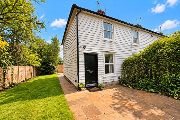 2 Bedroom End Of Terrace House To Rent In Manor Road, Chigwell, IG7
