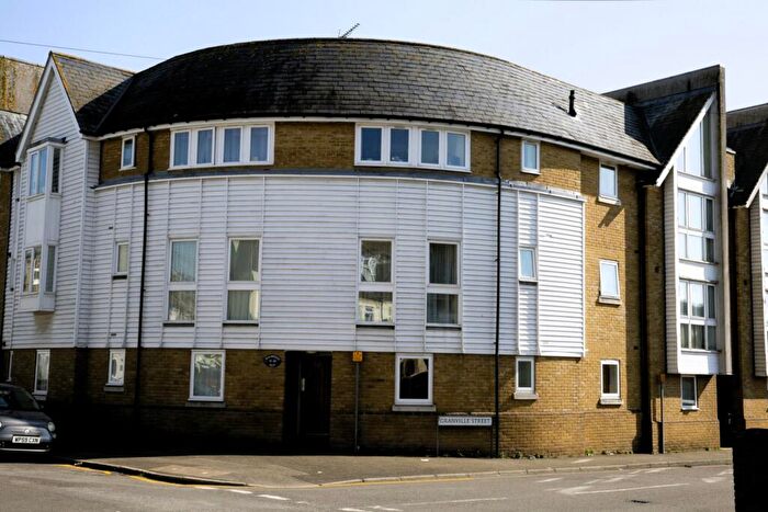 1 Bedroom Apartment For Sale In Beaconsfield Road, Dover, CT16