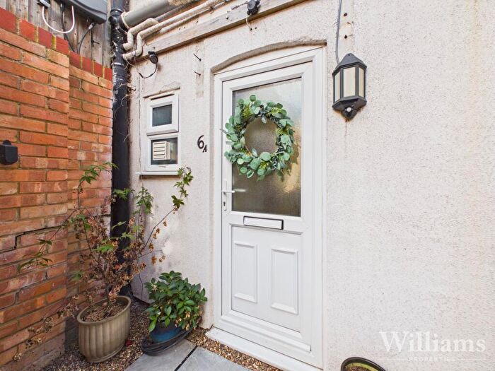 1 Bedroom Flat For Sale In Bicester Road, Aylesbury, HP19