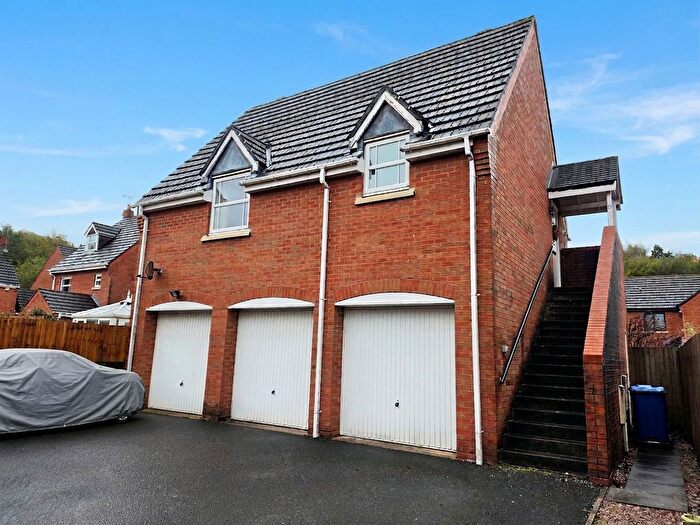 1 Bedroom Detached House For Sale In Redrock Crescent, Kidsgrove, Stoke-On-Trent, ST7